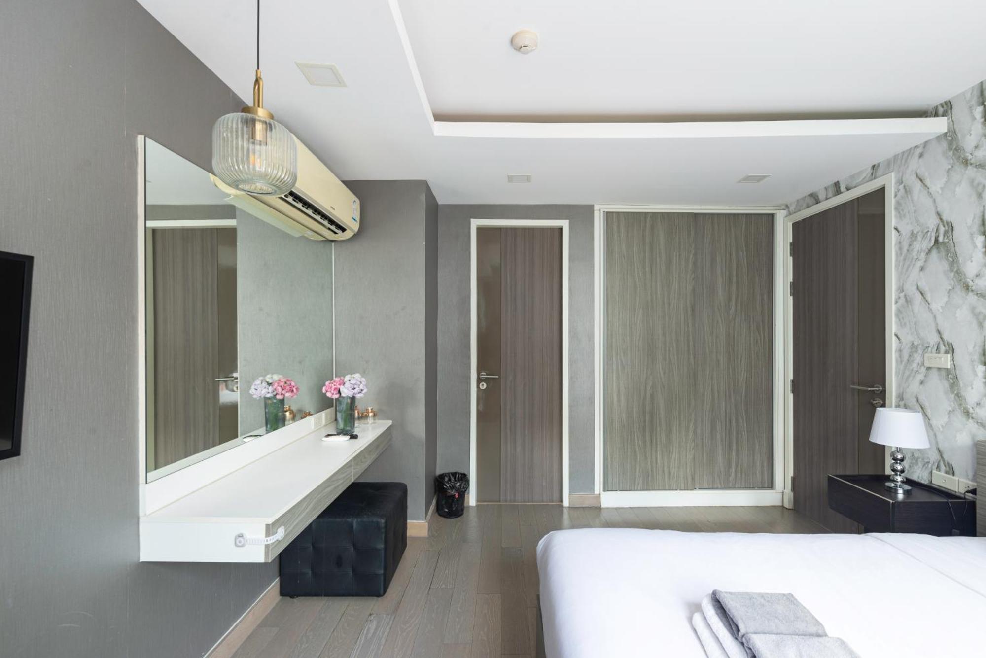 Dazzle Sukhumvit 7 By Lefoyer Apartment Bangkok Exterior foto