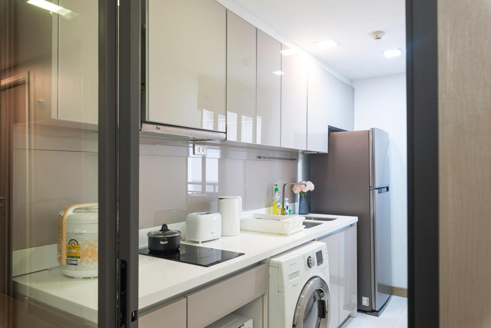 Dazzle Sukhumvit 7 By Lefoyer Apartment Bangkok Exterior foto