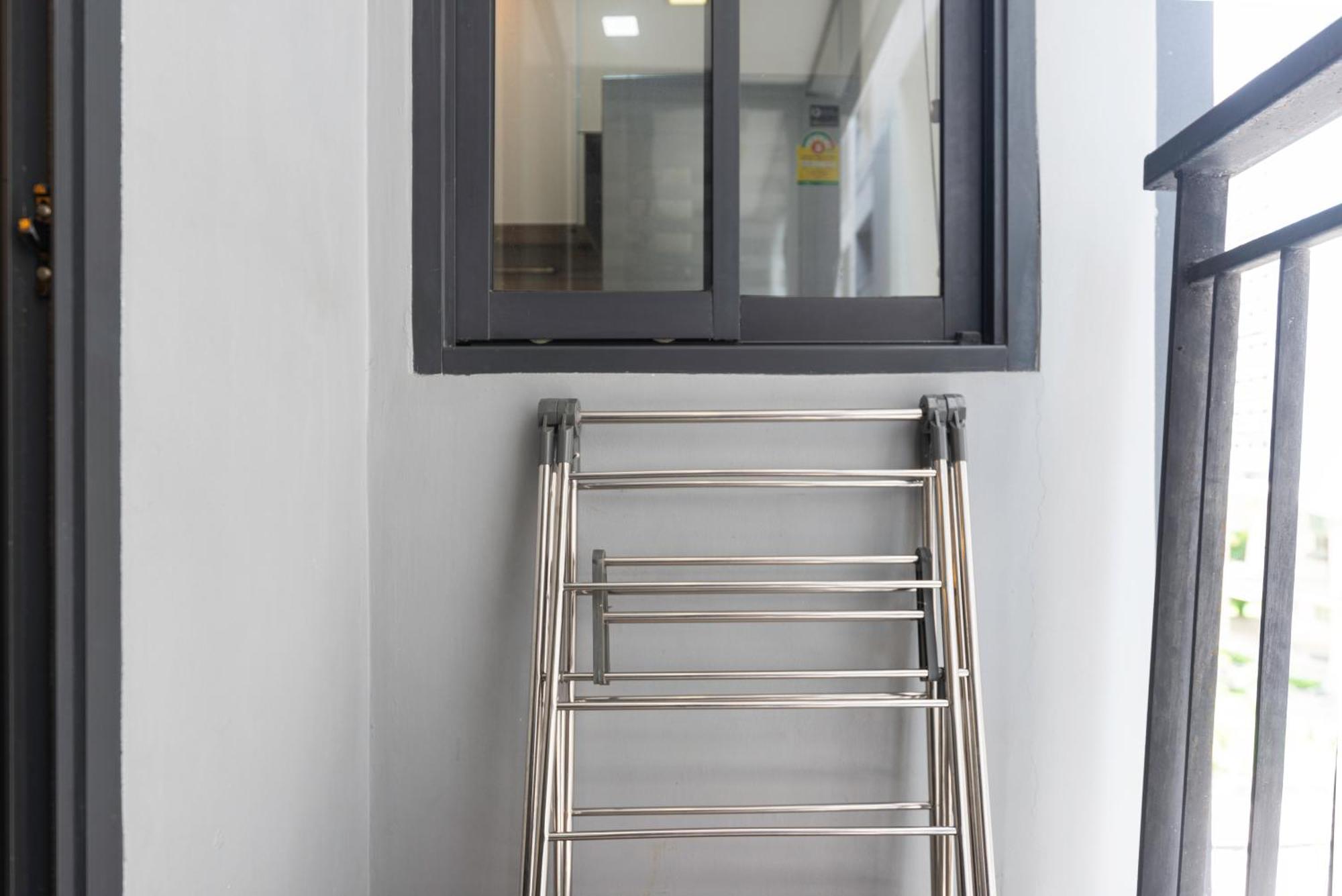 Dazzle Sukhumvit 7 By Lefoyer Apartment Bangkok Exterior foto