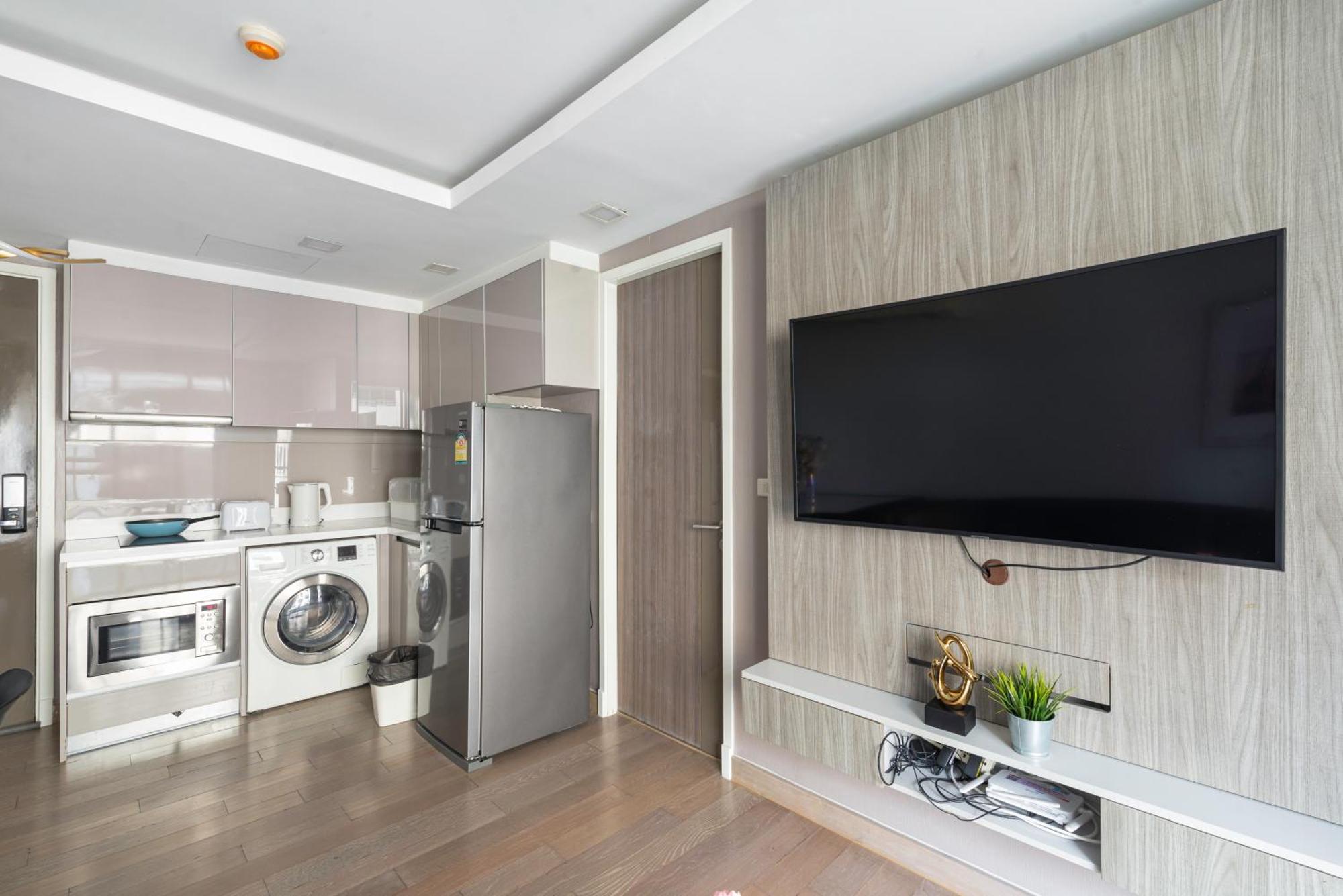 Dazzle Sukhumvit 7 By Lefoyer Apartment Bangkok Exterior foto