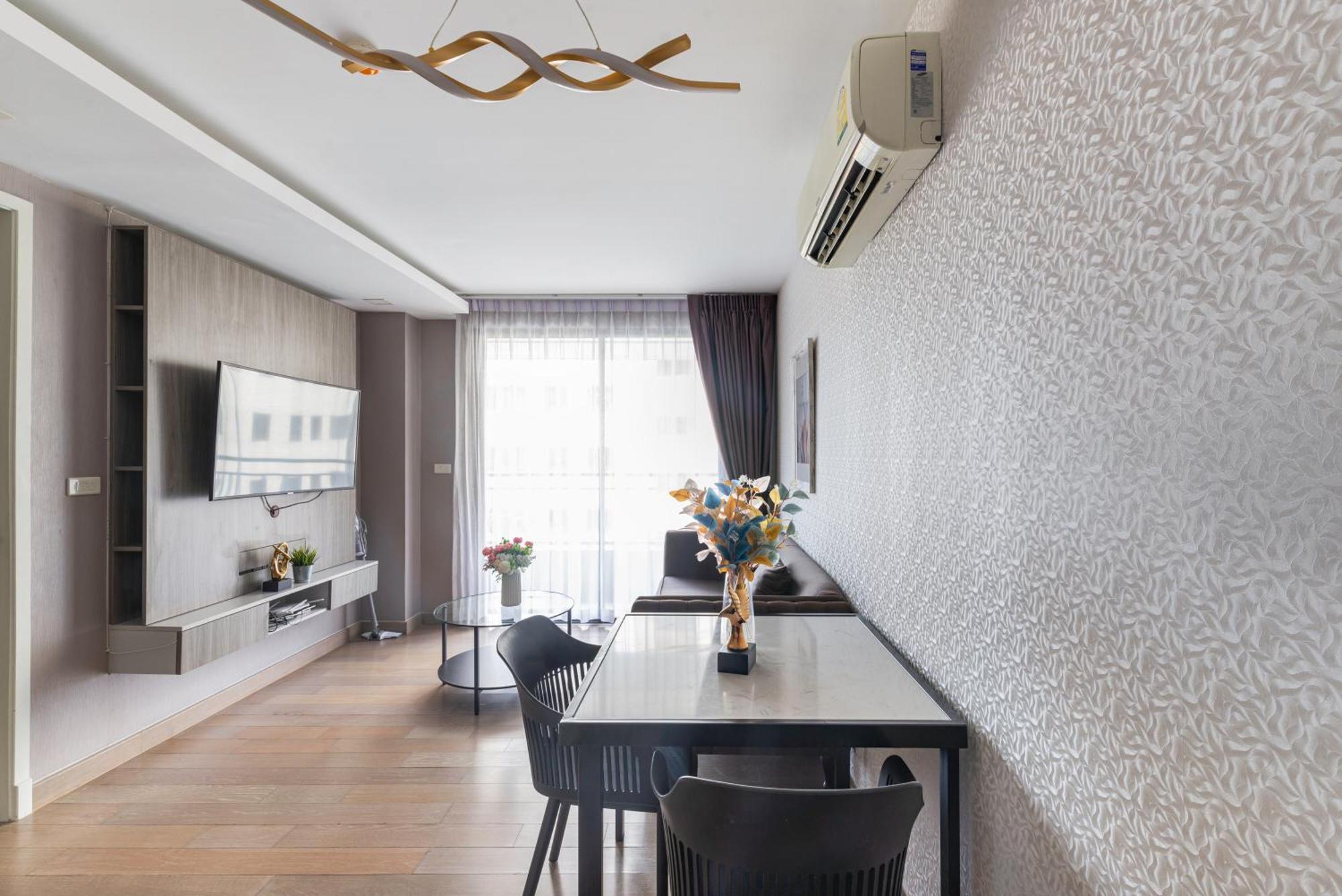 Dazzle Sukhumvit 7 By Lefoyer Apartment Bangkok Exterior foto