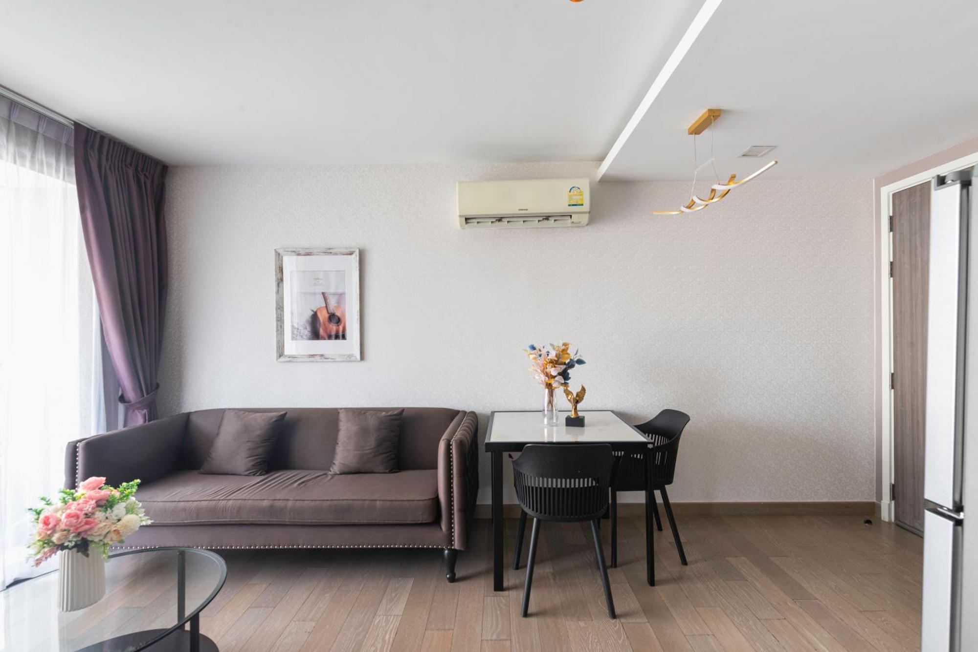 Dazzle Sukhumvit 7 By Lefoyer Apartment Bangkok Exterior foto